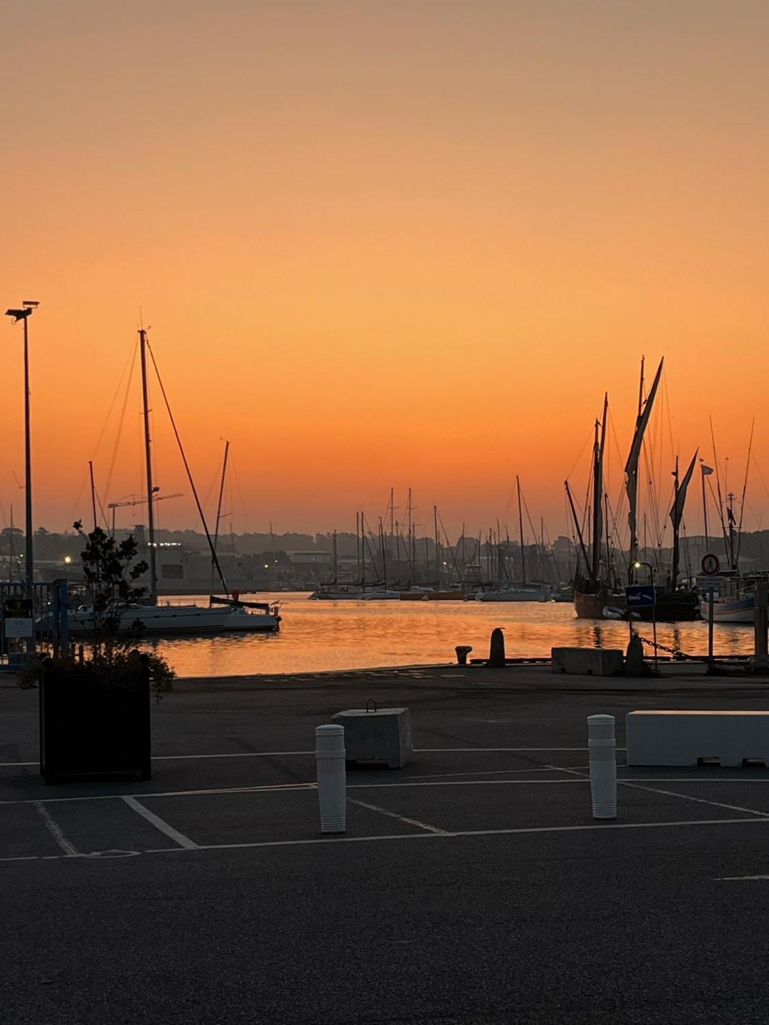 Ferienwohnung Au Bord De L'Eau Concarneau Exterior foto